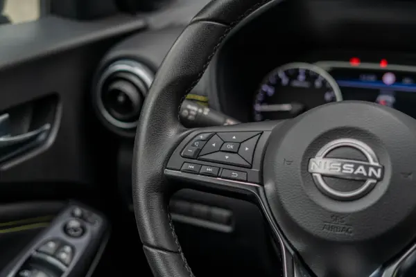 Nissan Juke 1.0 DIG-T Kiiro 9