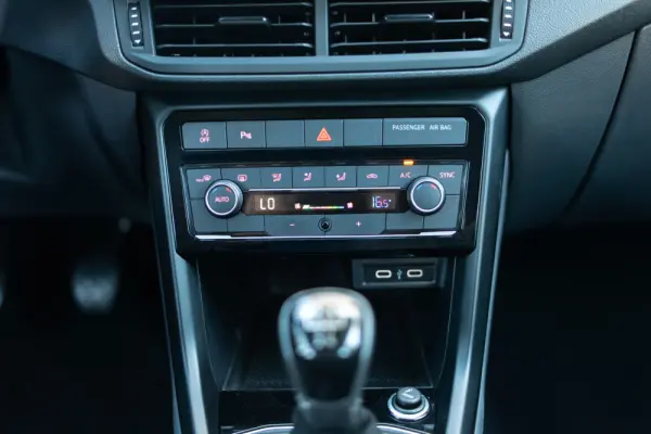 Volkswagen T-Cross 1.0 TSI Life 28