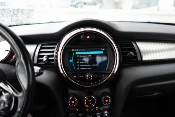 MINI 5 Portas Cooper D Auto 21