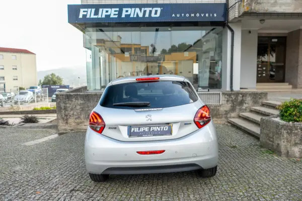 Peugeot 208 1.2 PureTech Style 5