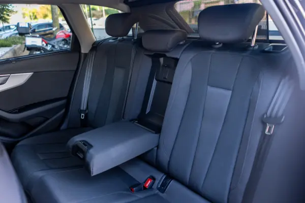 Audi A4 Avant 35 TDI S tronic S Line 42