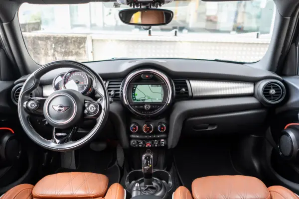 MINI 5 Portas Cooper D Auto 6