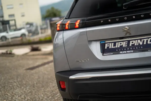 Peugeot 2008 1.2 PureTech Allure Pack 61