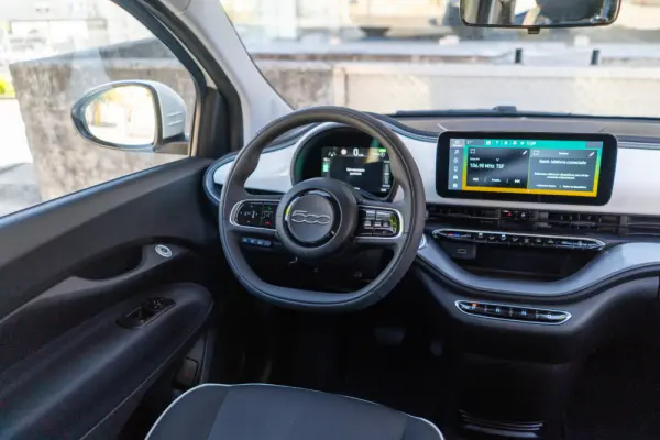 Fiat 500e 3 + 1 42 kWh 7