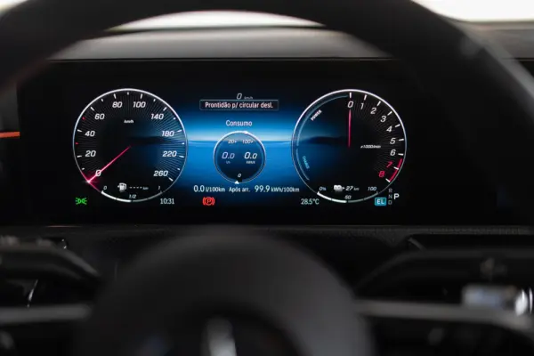 Mercedes-Benz CLA 250 e Shooting Brake AMG Line 20