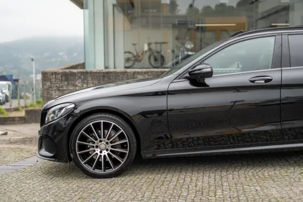 Mercedes-Benz C 220 d 4Matic Station 7G-TRONIC AMG Line 91
