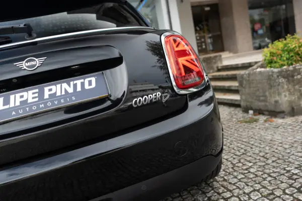 MINI 5 Portas Cooper D Auto 46
