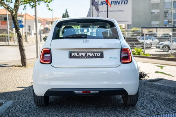 Fiat 500e 3 + 1 42 kWh 88