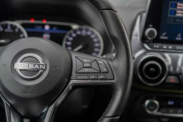 Nissan Juke 1.0 DIG-T Kiiro 10