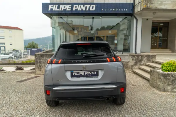 Peugeot 2008 1.2 PureTech Allure Pack 5