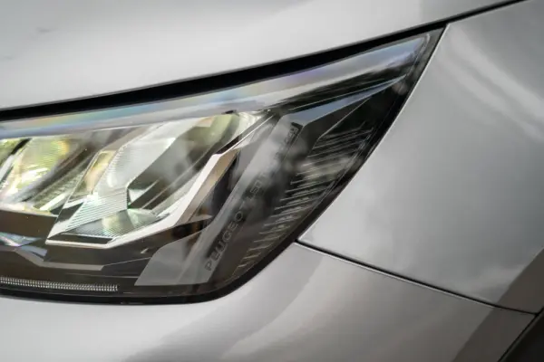 Peugeot 2008 1.2 PureTech Allure Pack 57