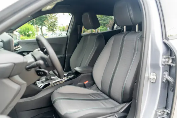 Peugeot 2008 1.2 PureTech Allure Pack 41