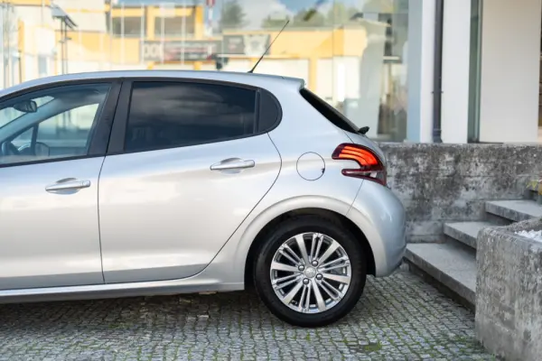 Peugeot 208 1.2 PureTech Style 54