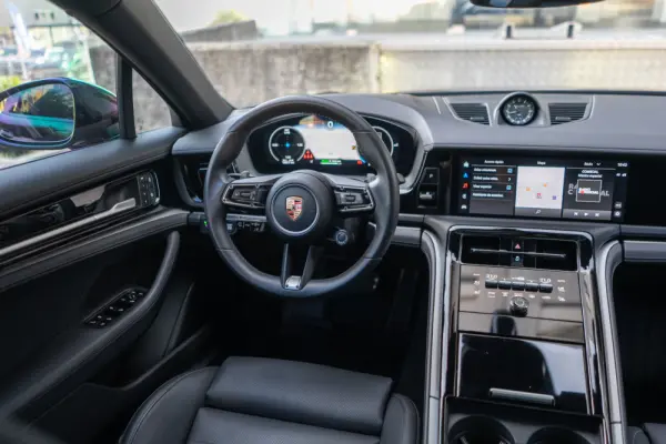 Porsche Panamera 4S E-Hybrid 7
