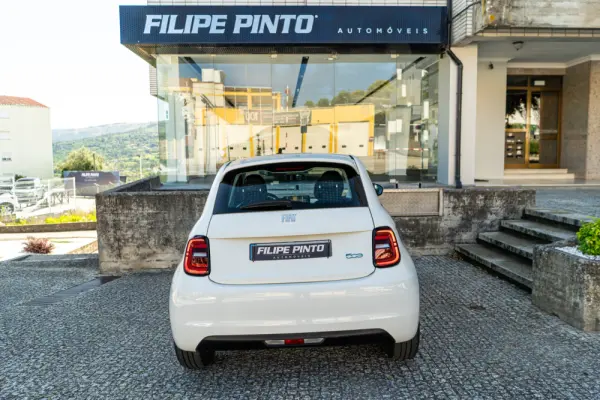 Fiat 500e 3 + 1 42 kWh 5
