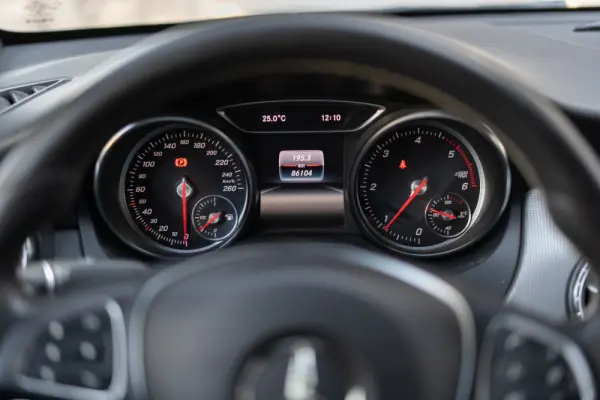 Mercedes-Benz CLA 180 d Urban 11