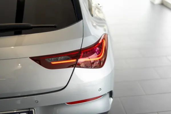 Mercedes-Benz CLA 250 e Shooting Brake AMG Line 107
