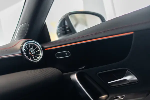 Mercedes-Benz CLA 250 e Shooting Brake AMG Line 70