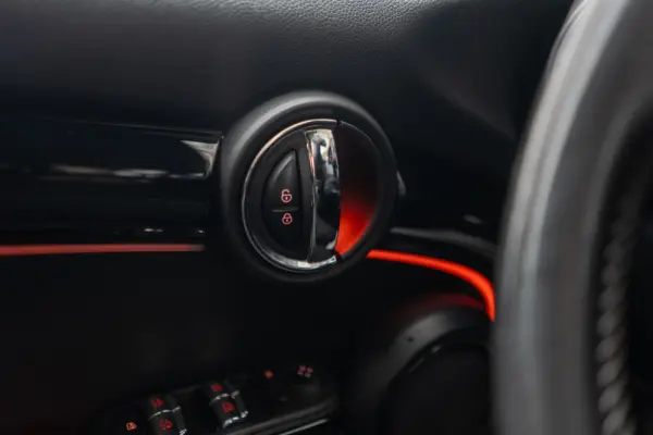 MINI 5 Portas Cooper D Auto 36