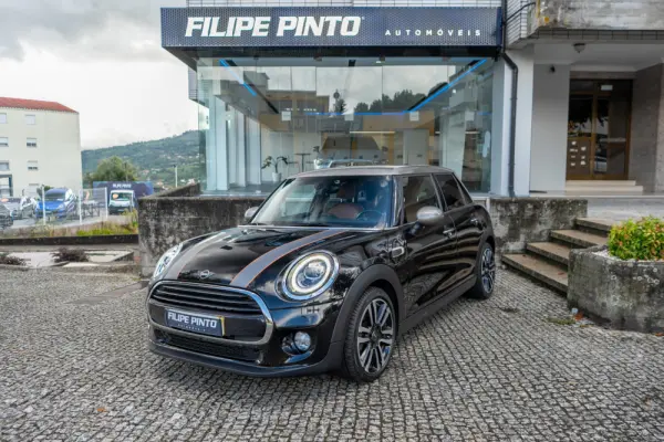 MINI 5 Portas Cooper D Auto 1