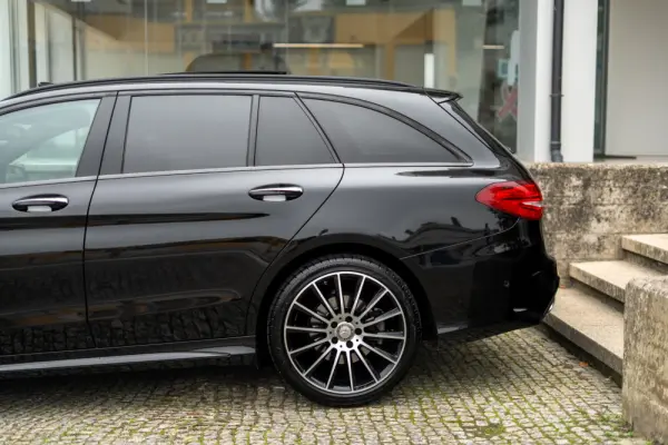 Mercedes-Benz C 220 d 4Matic Station 7G-TRONIC AMG Line 92