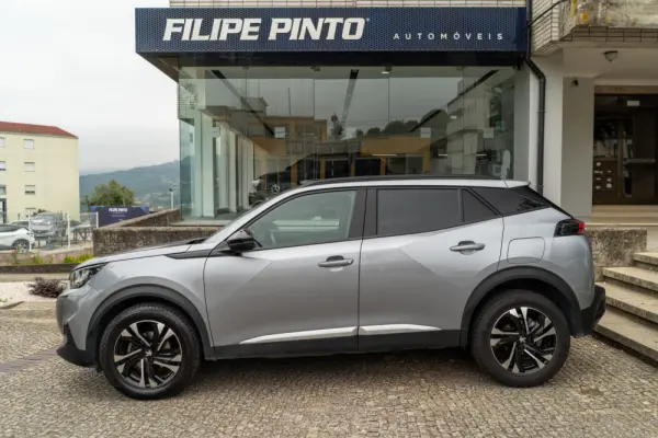 Peugeot 2008 1.2 PureTech Allure Pack 3