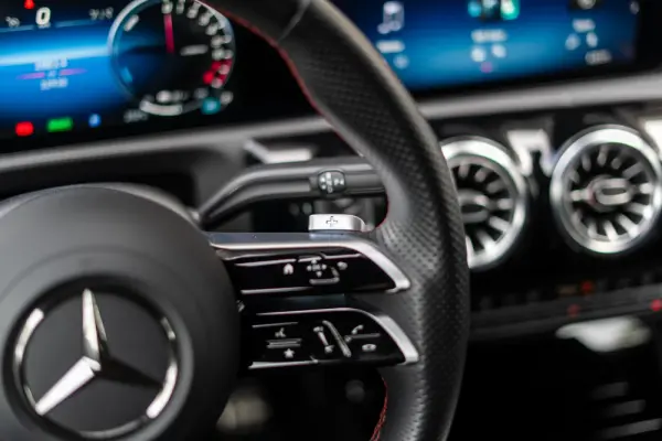 Mercedes-Benz CLA 250 e Shooting Brake AMG Line 14