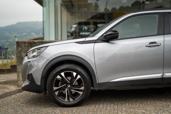 Peugeot 2008 1.2 PureTech Allure Pack 71