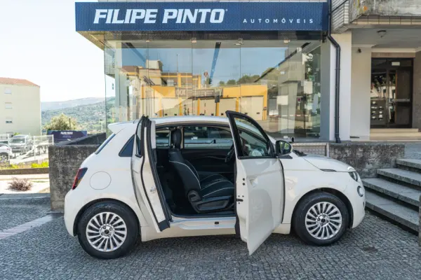 Fiat 500e 3 + 1 42 kWh 3