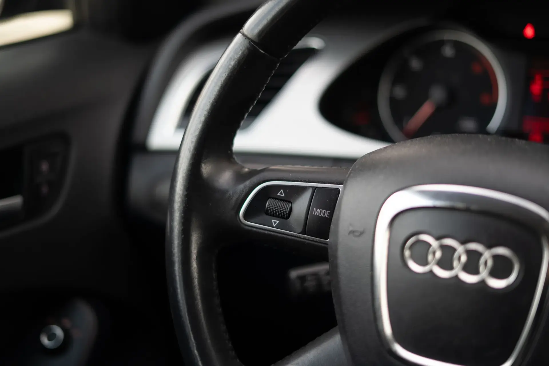 Audi A4 Allroad 2.0 TDI quattro 9