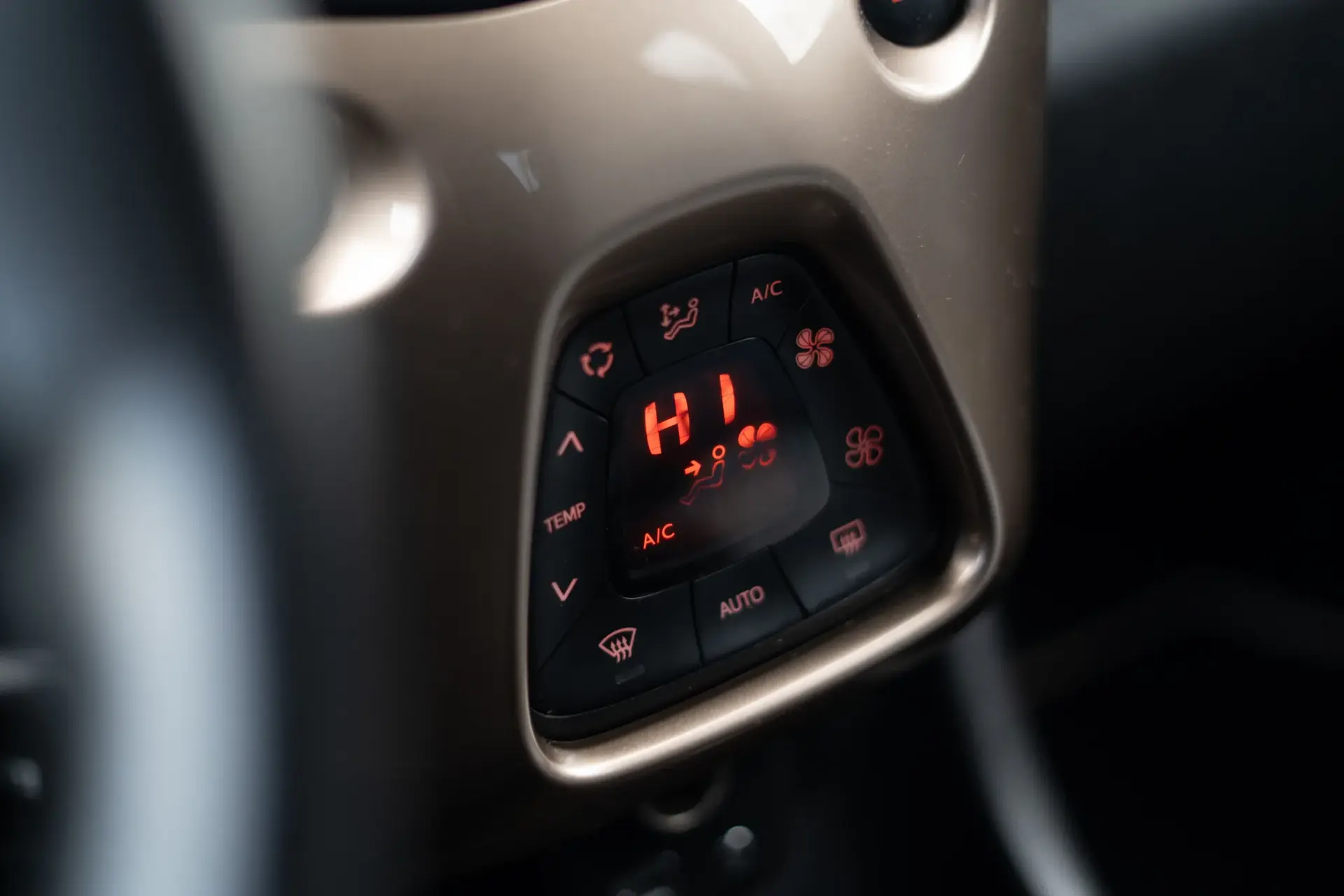 Citroen C1 1.0 VTi Origins 24