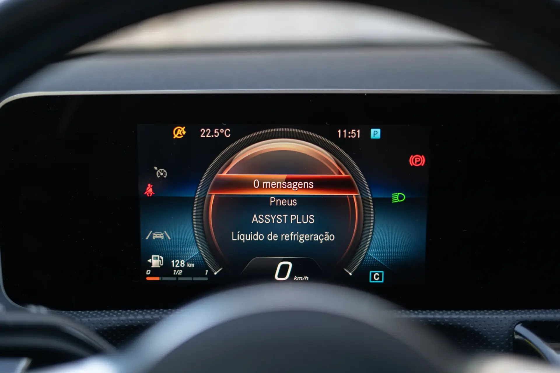Mercedes-Benz A 160 AMG Line 13