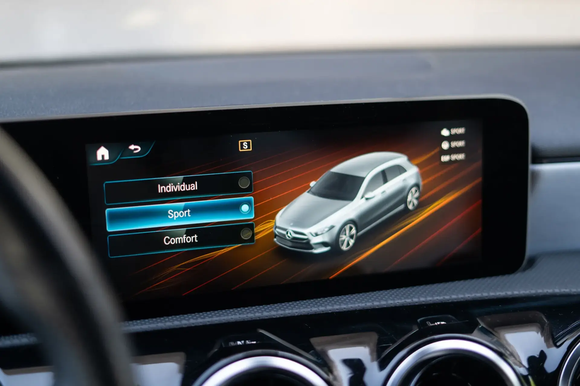 Mercedes-Benz A 160 AMG Line 27