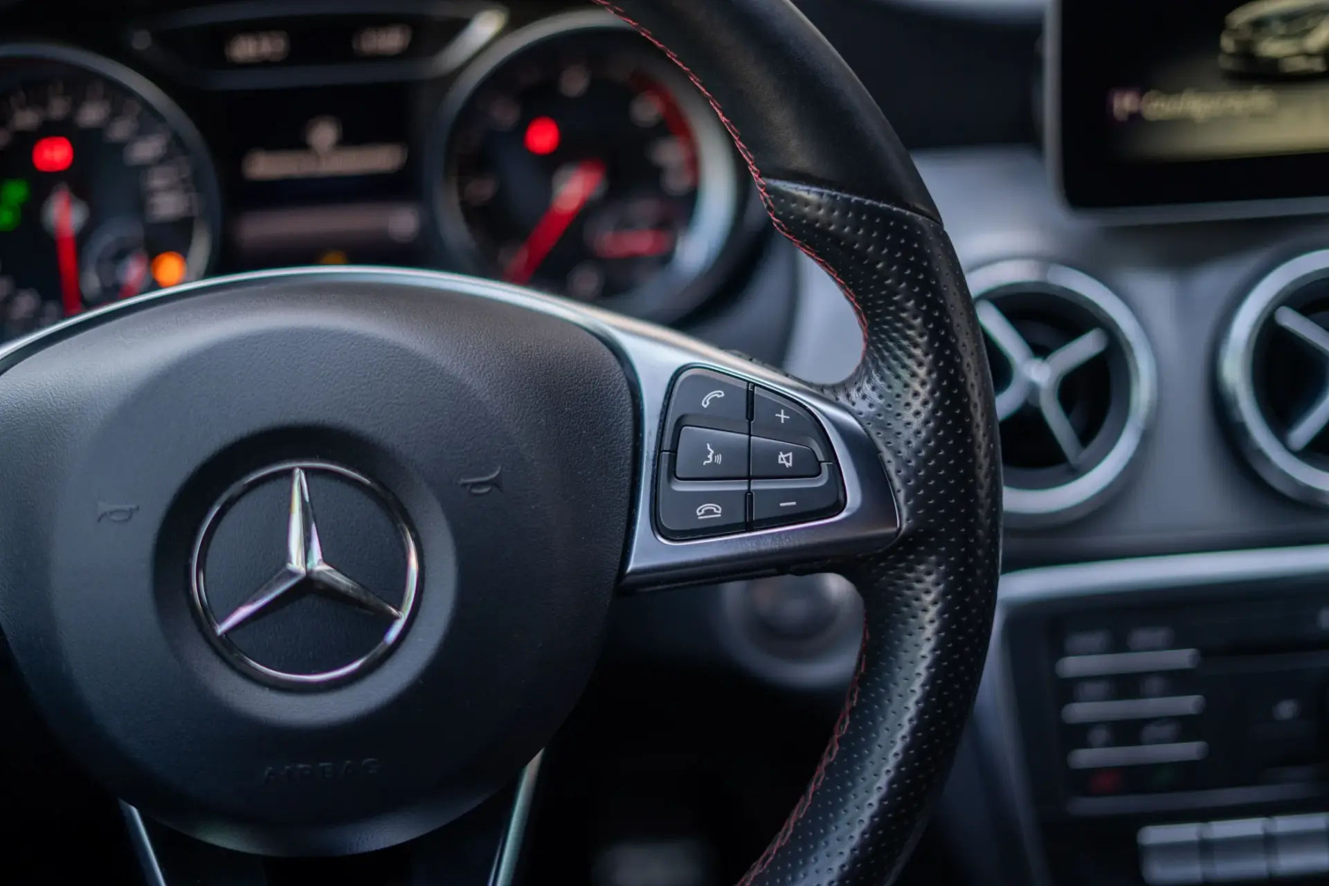 Mercedes-Benz CLA 180 d AMG Line 10