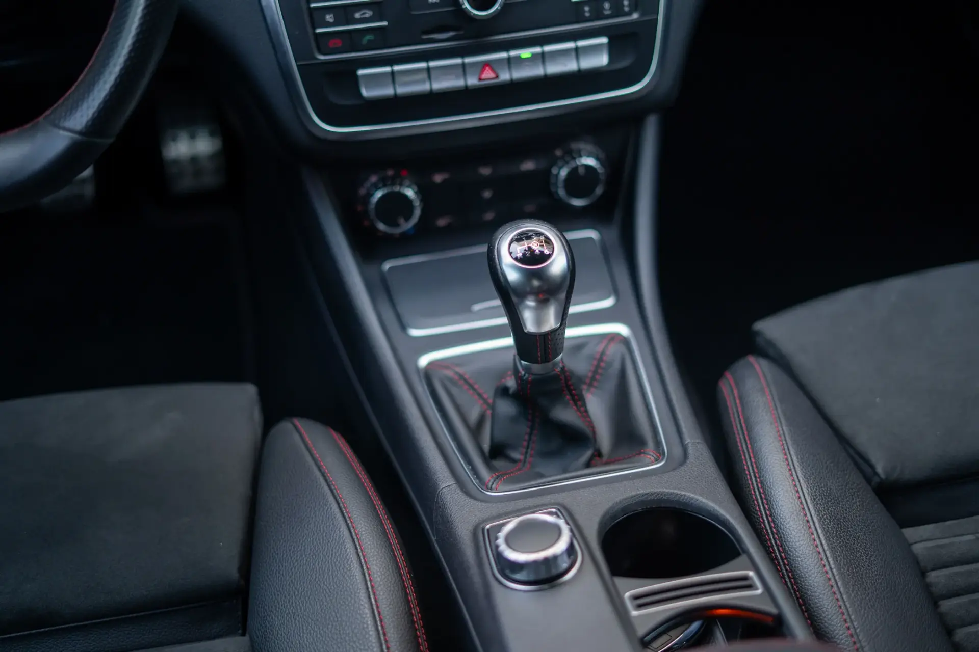 Mercedes-Benz CLA 180 d AMG Line 31
