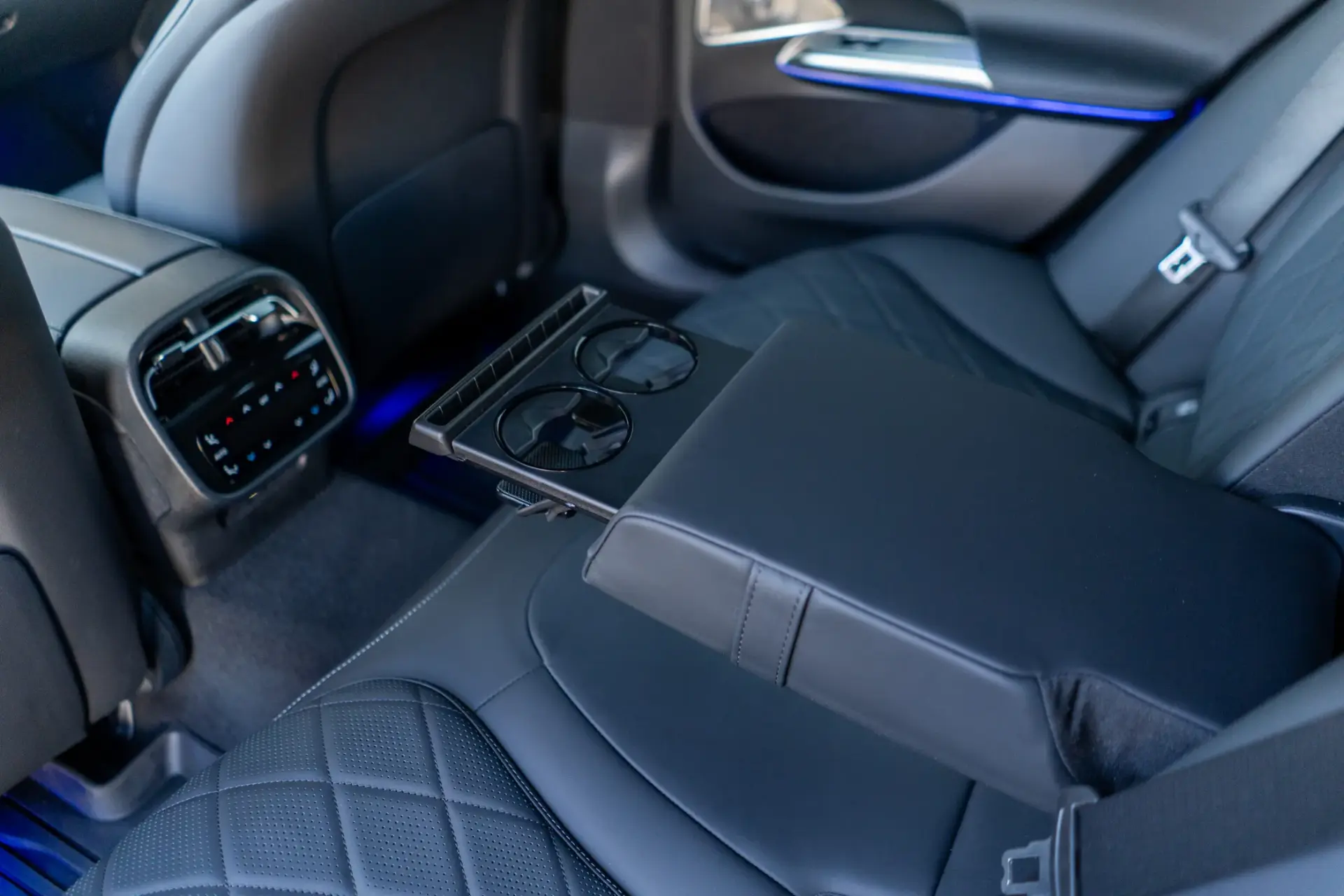Mercedes-Benz E 300 e Station 48