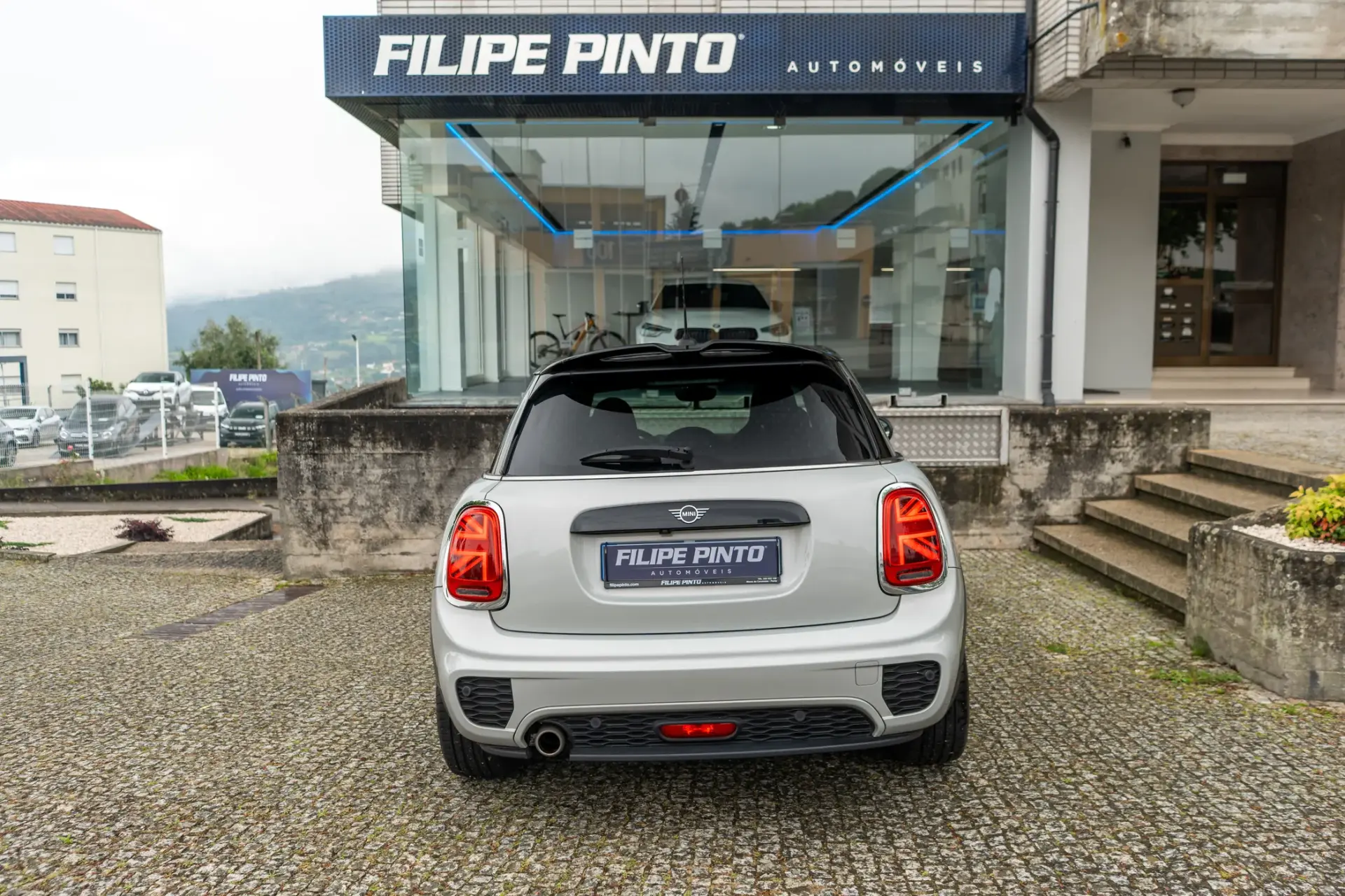 MINI 5 Portas Cooper Premium JCW Auto 5