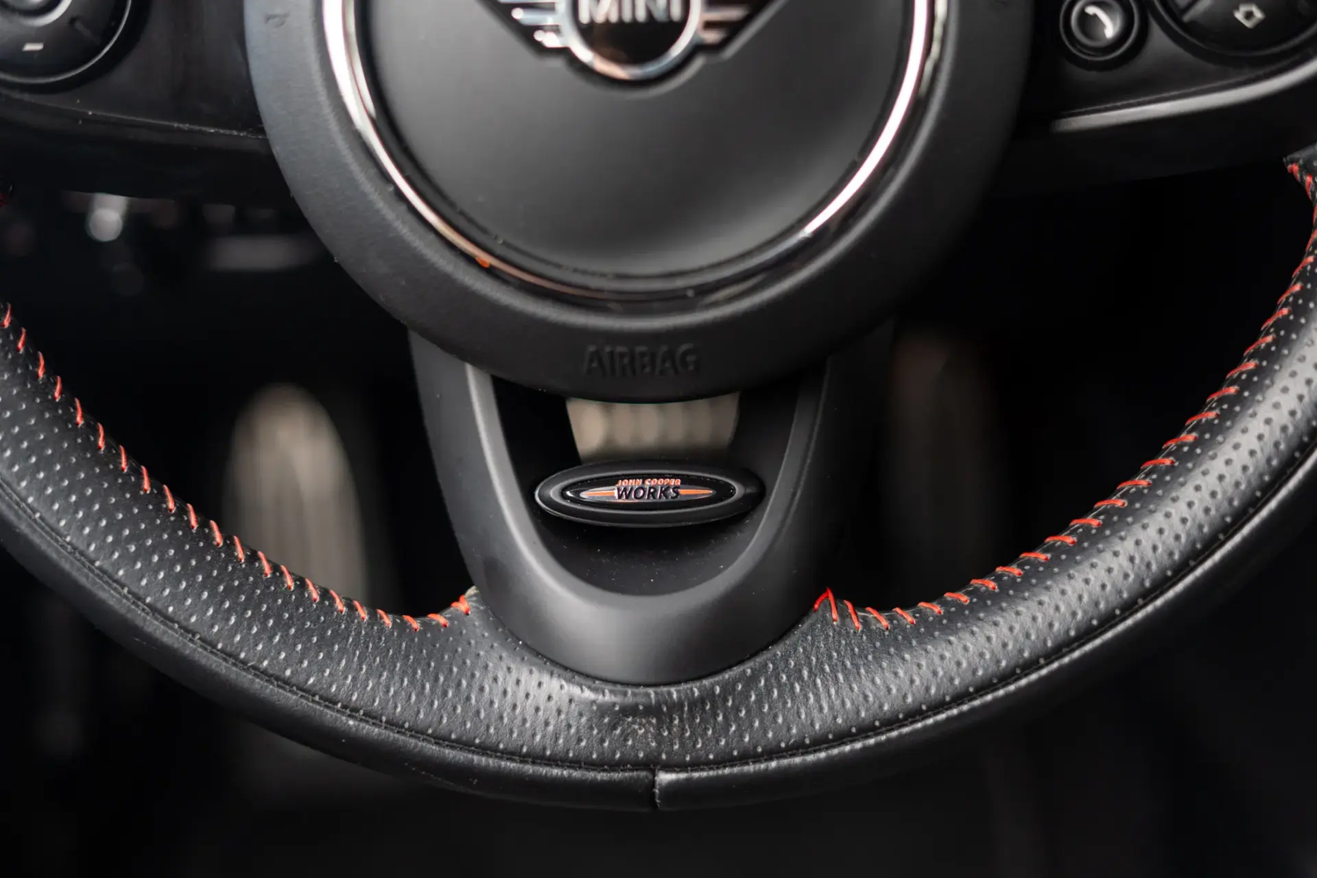 MINI 5 Portas Cooper Premium JCW Auto 11