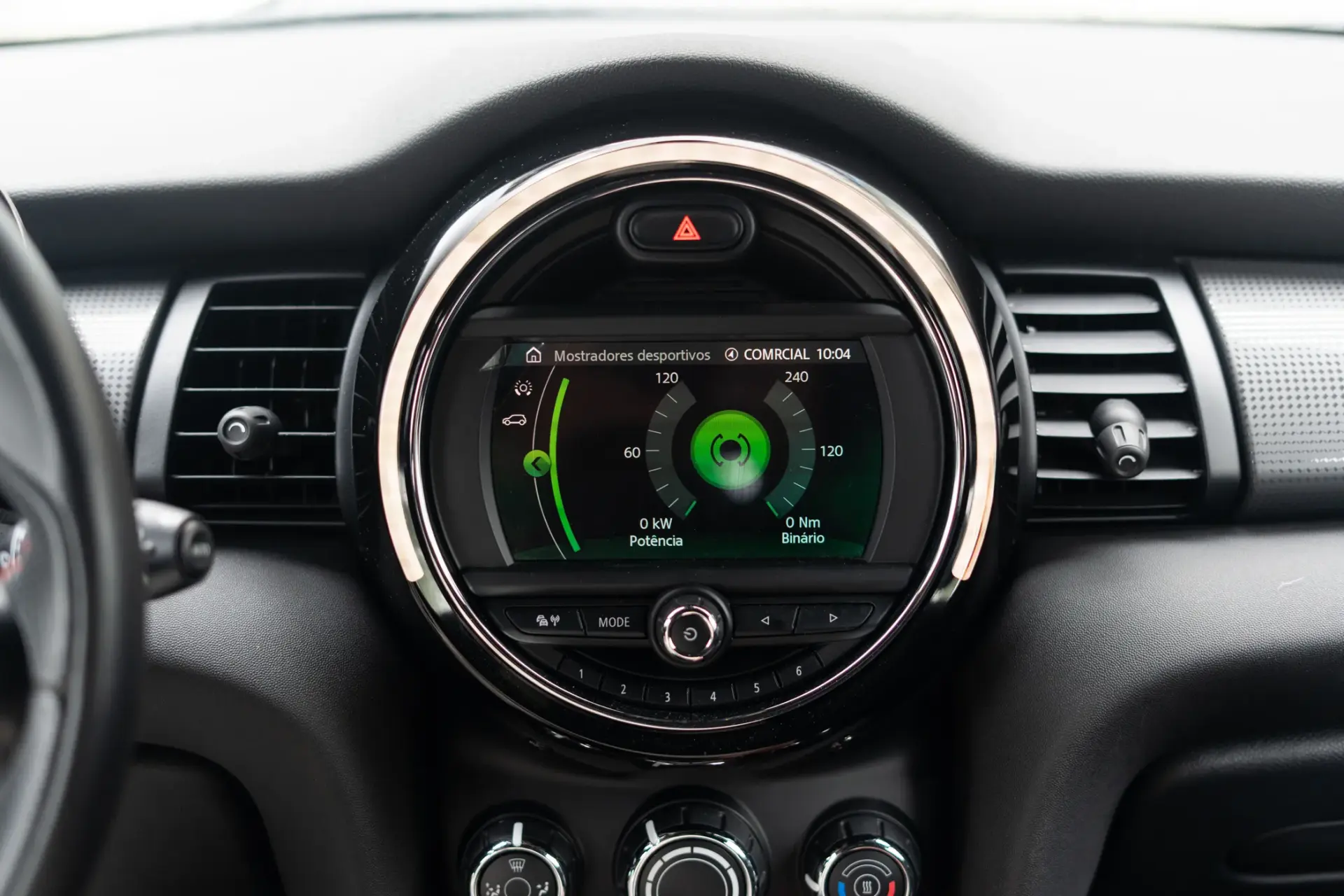 MINI 5 Portas Cooper Premium JCW Auto 17