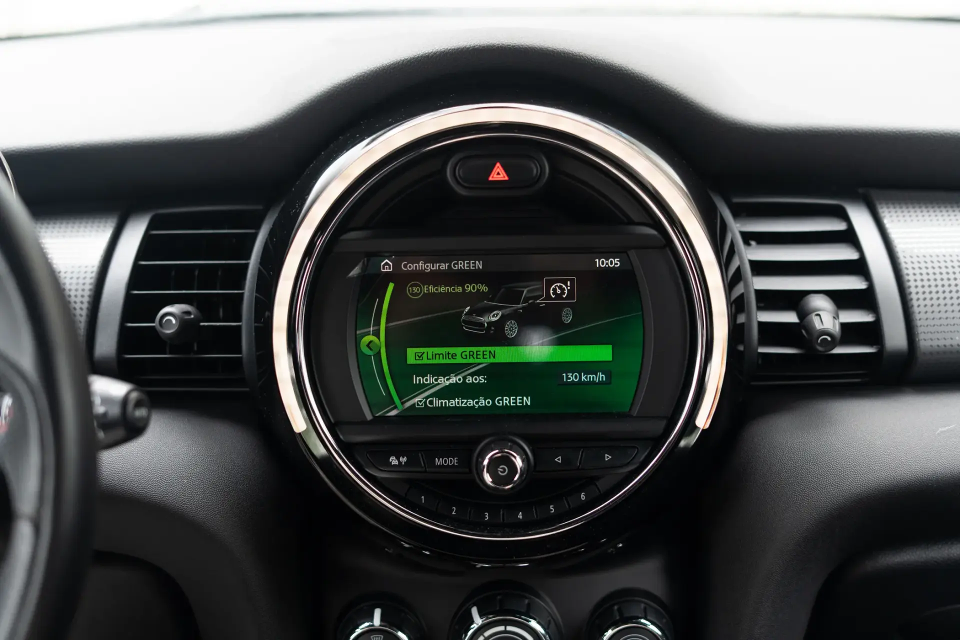 MINI 5 Portas Cooper Premium JCW Auto 23