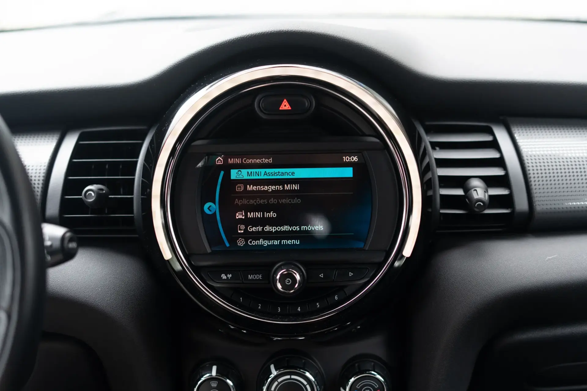 MINI 5 Portas Cooper Premium JCW Auto 26