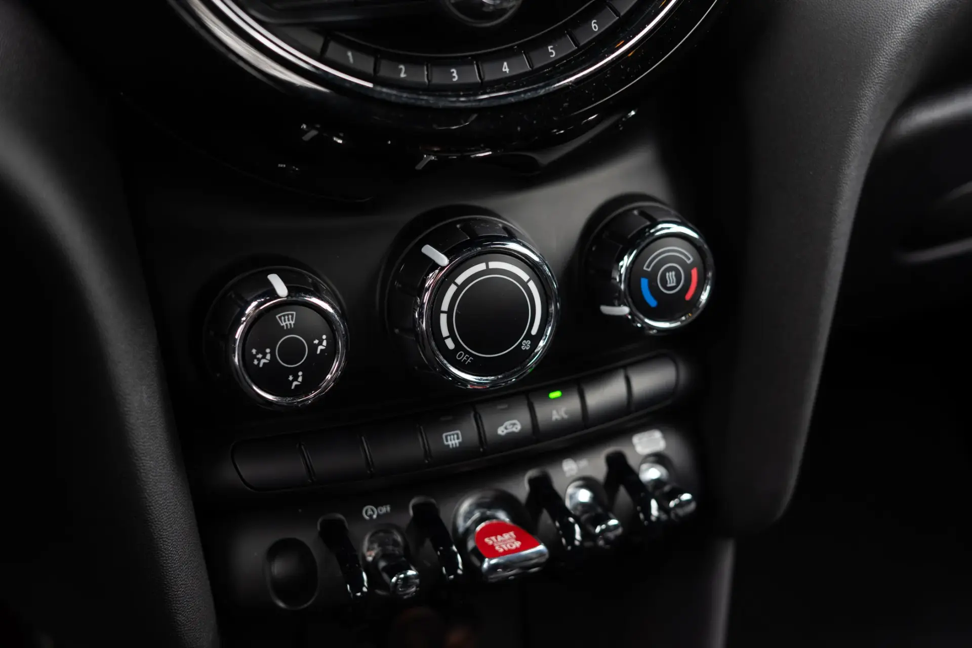 MINI 5 Portas Cooper Premium JCW Auto 37