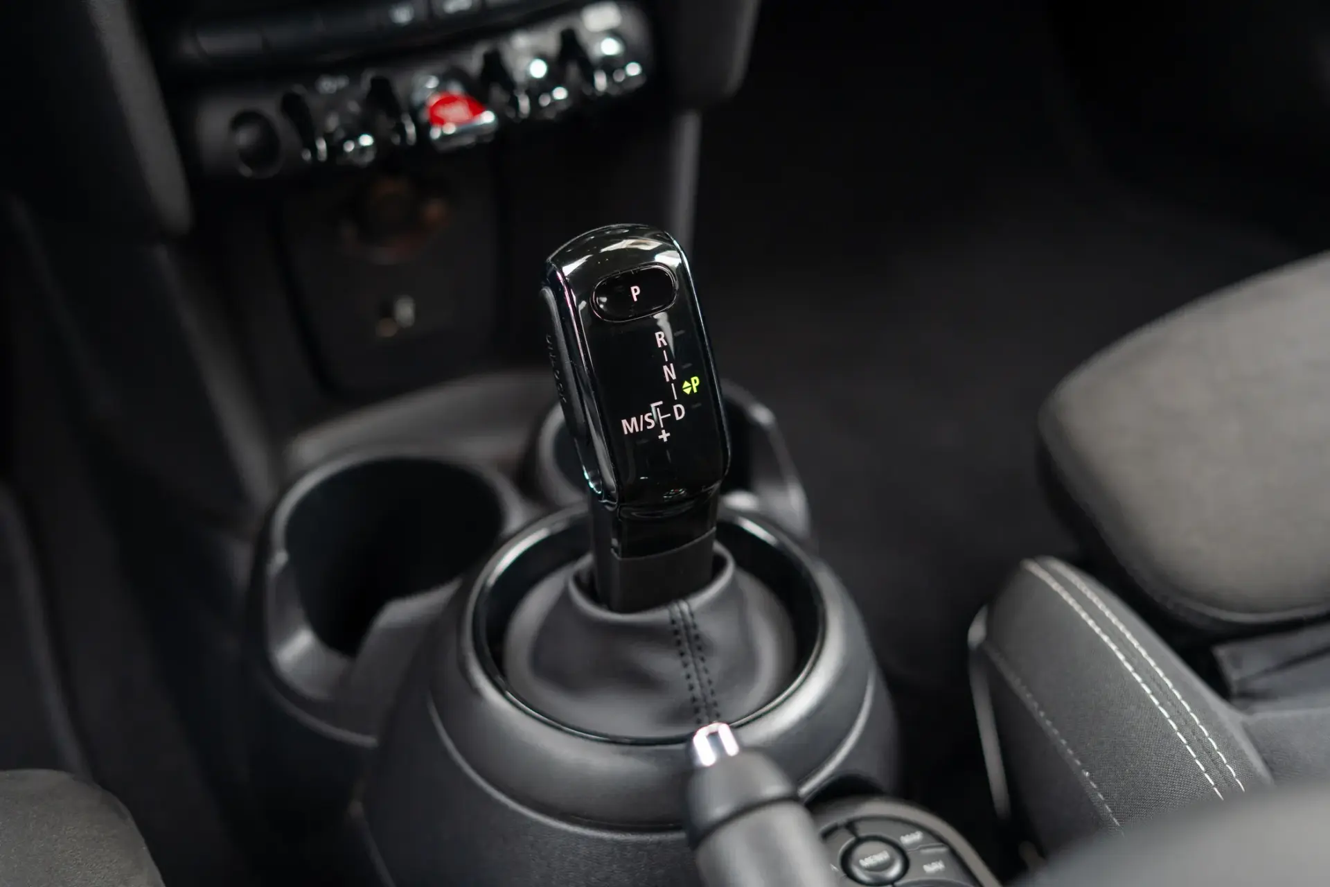 MINI 5 Portas Cooper Premium JCW Auto 41