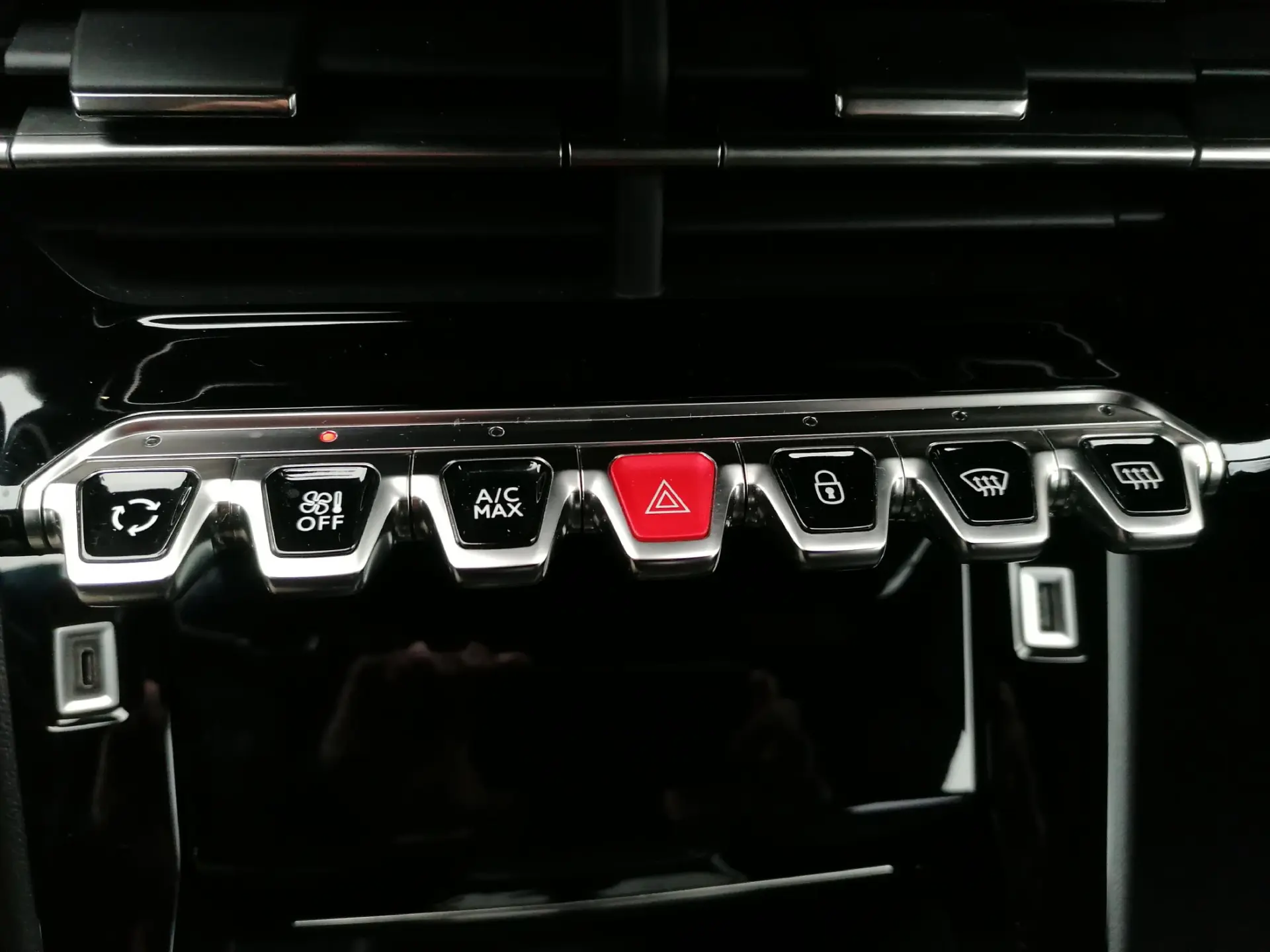 Peugeot 2008 1.2 PureTech Allure Pack 17