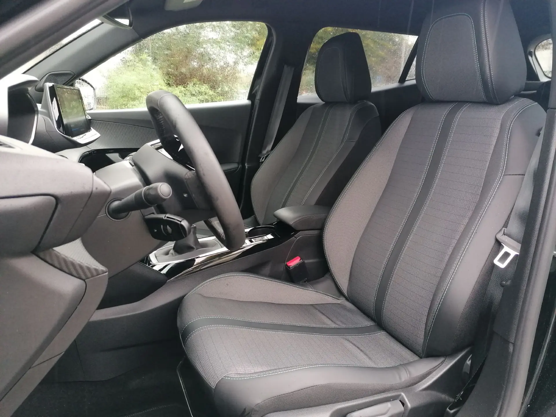 Peugeot 2008 1.2 PureTech Allure Pack 23