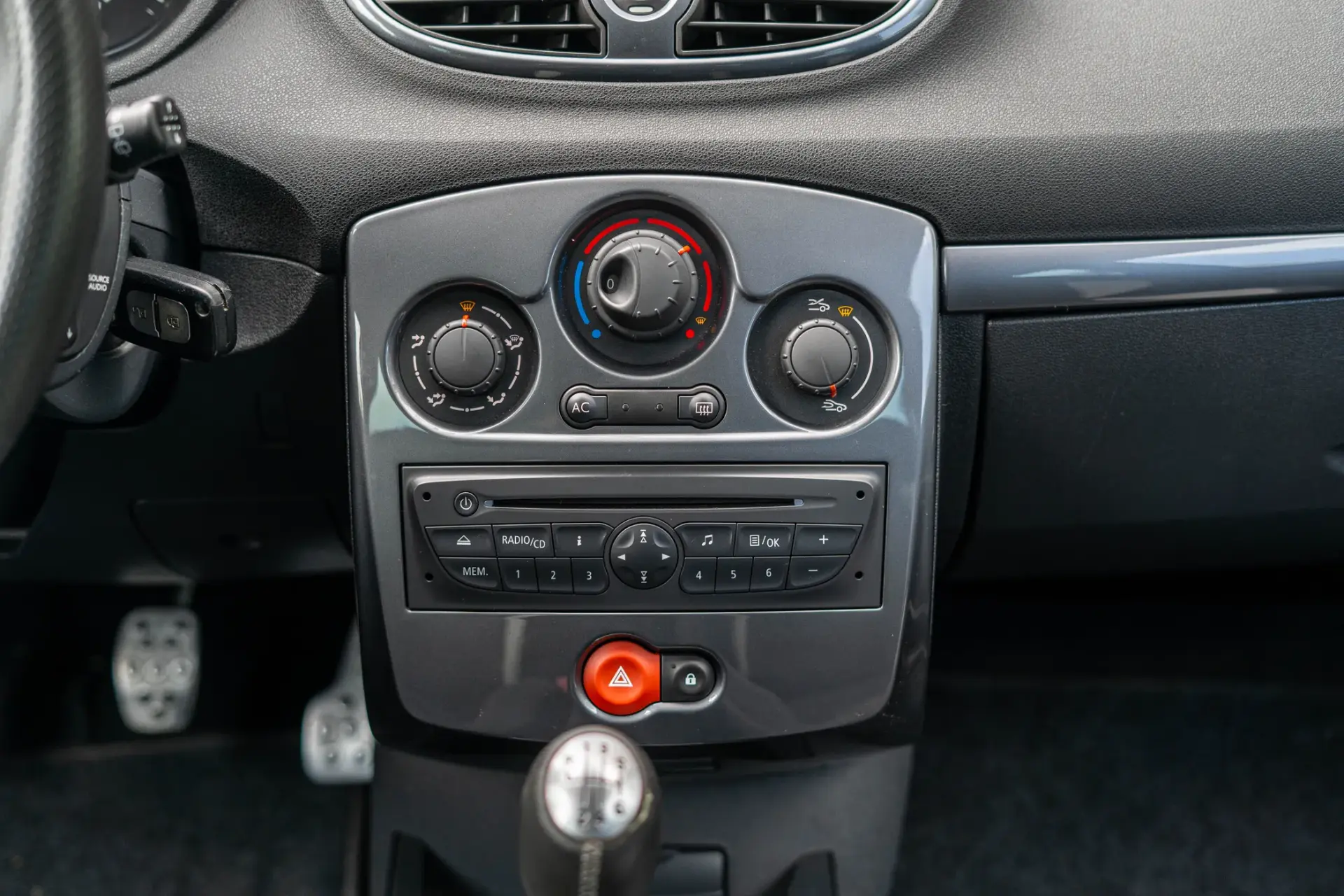 Renault Clio 2.0 16V RS 12