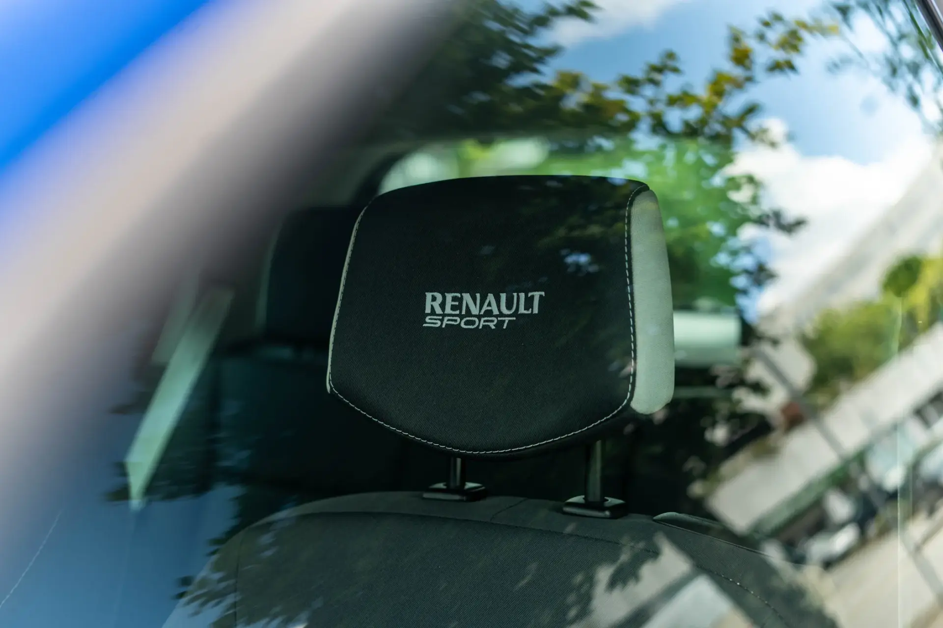 Renault Clio 2.0 16V RS 42