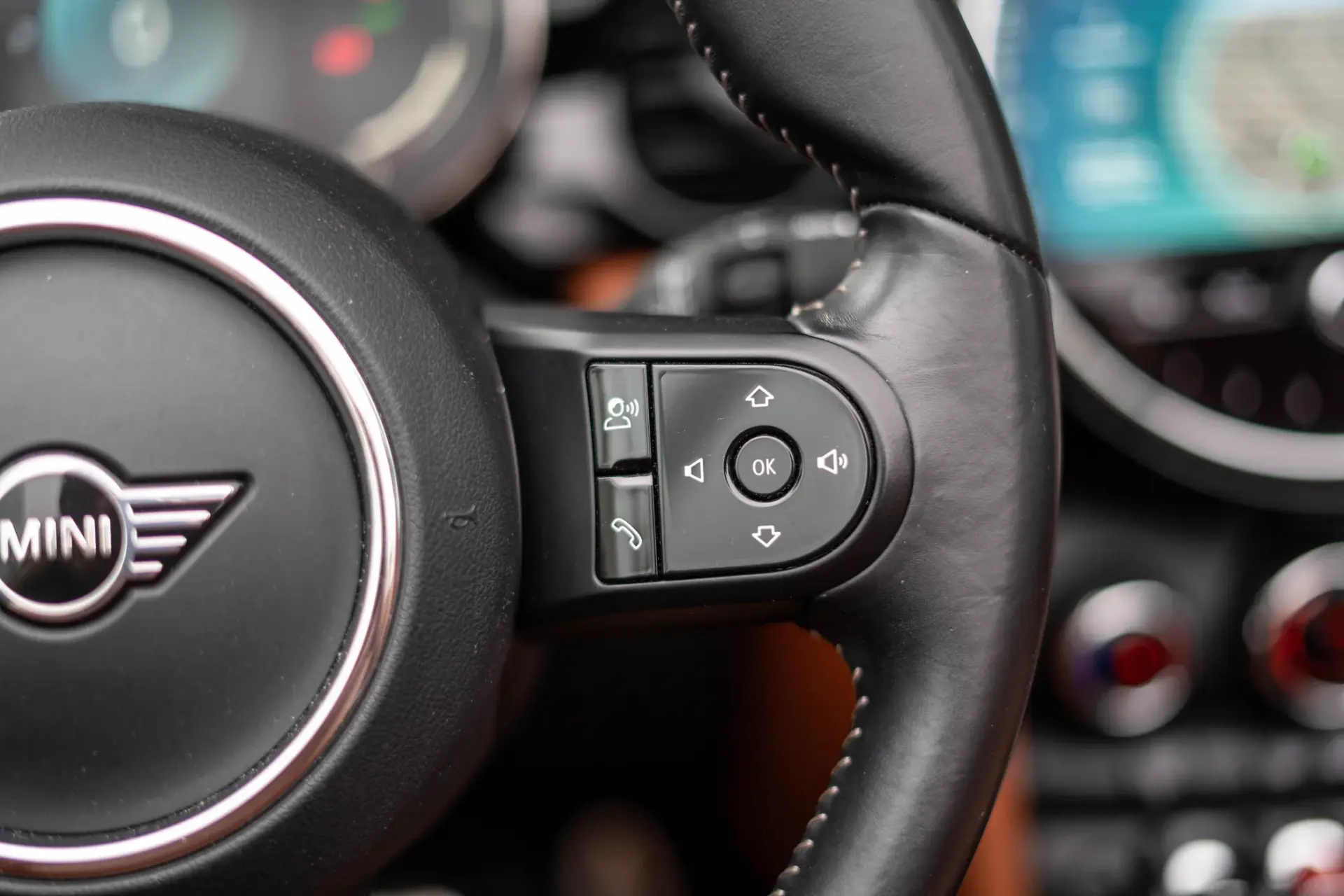 MINI Cabrio Cooper Premium Extra JCW Auto 14