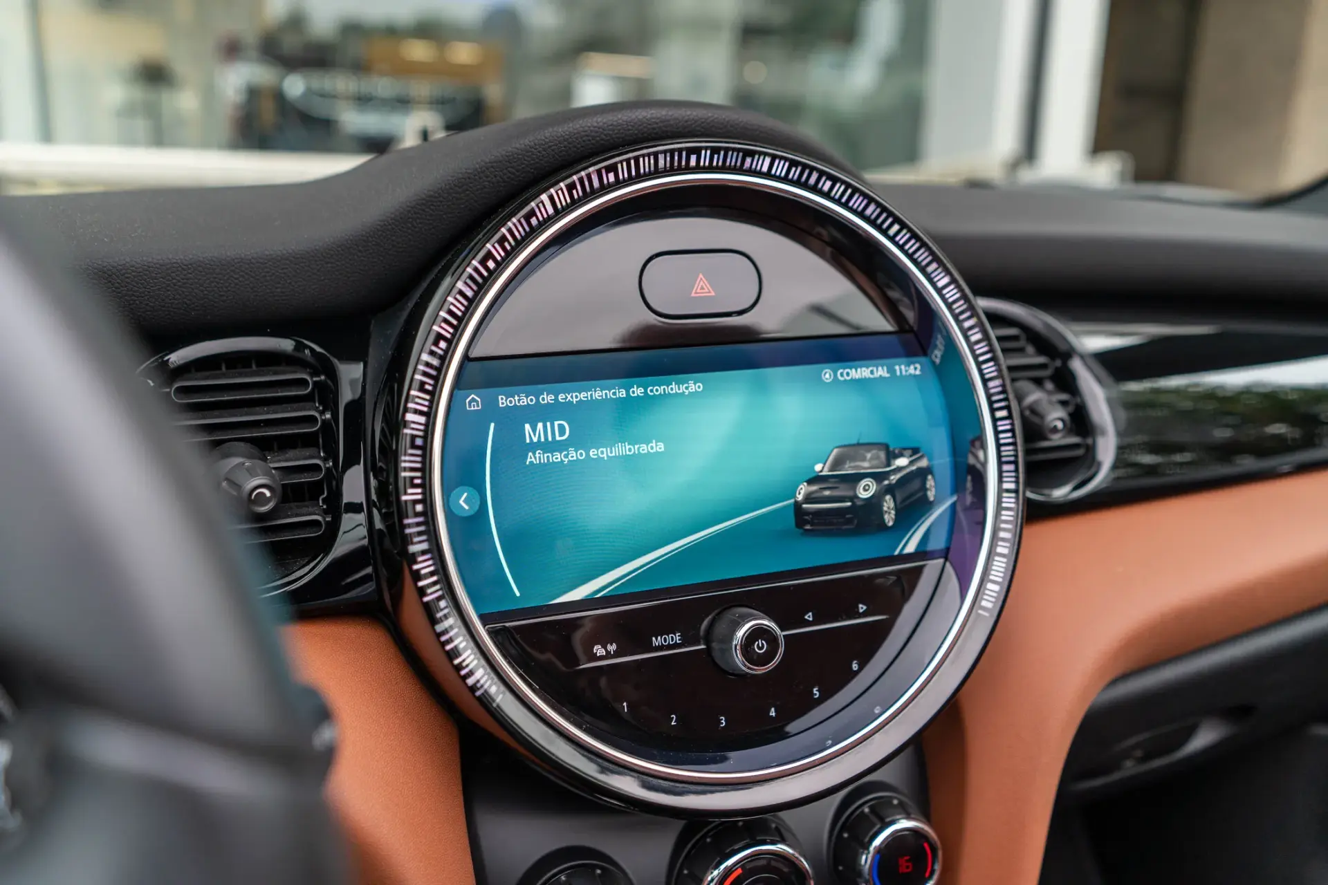 MINI Cabrio Cooper Premium Extra JCW Auto 29