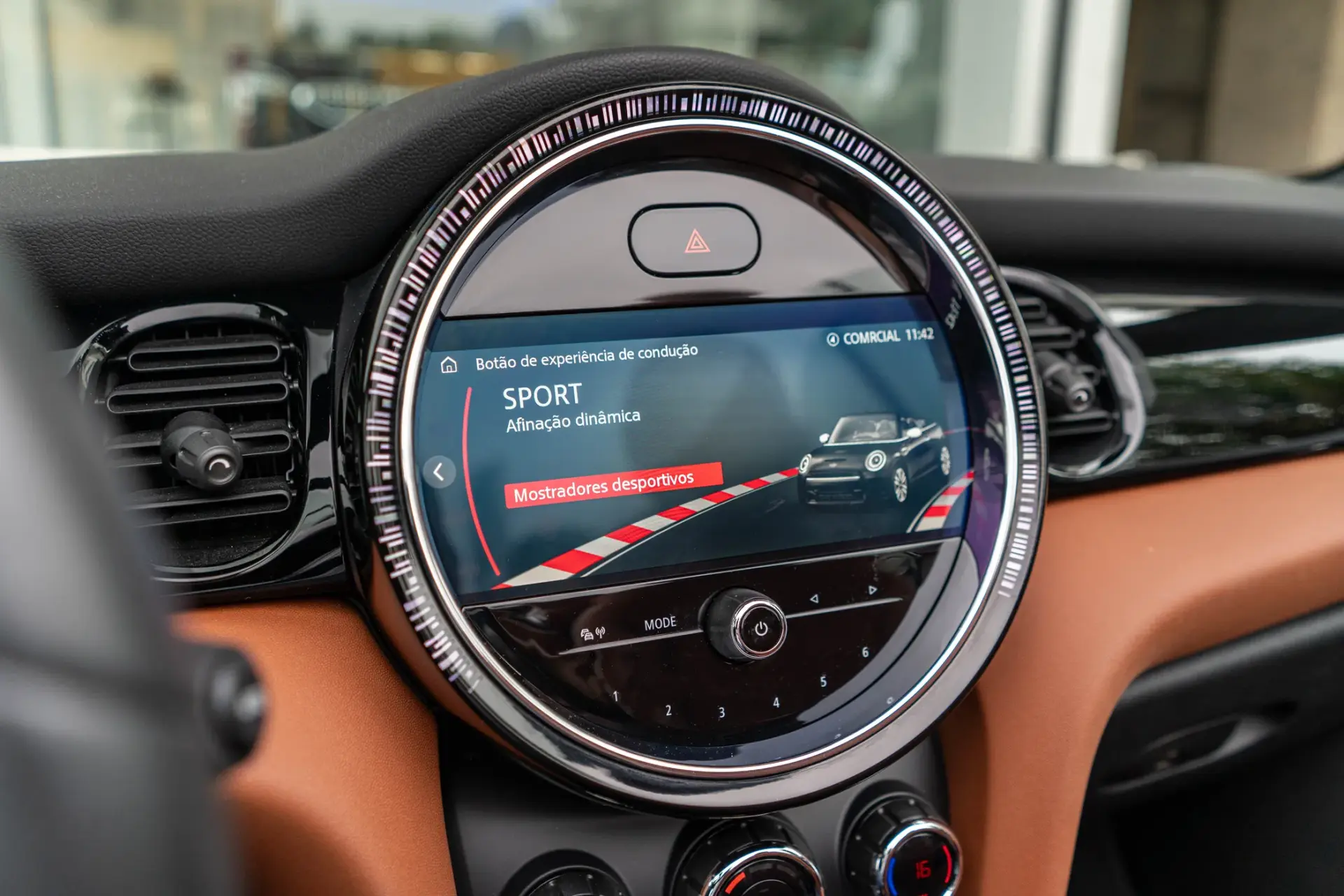 MINI Cabrio Cooper Premium Extra JCW Auto 30